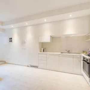 https://la-casa-nel-borgo-sul-lago.it-lombardy.com